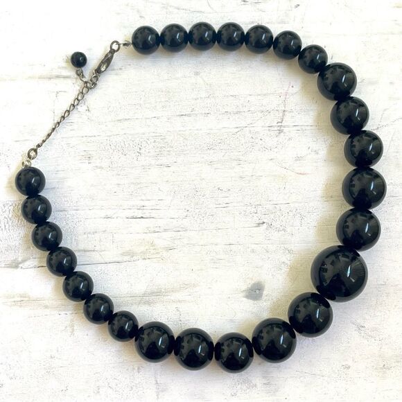 Black beaded necklace - Picture 3 of 8